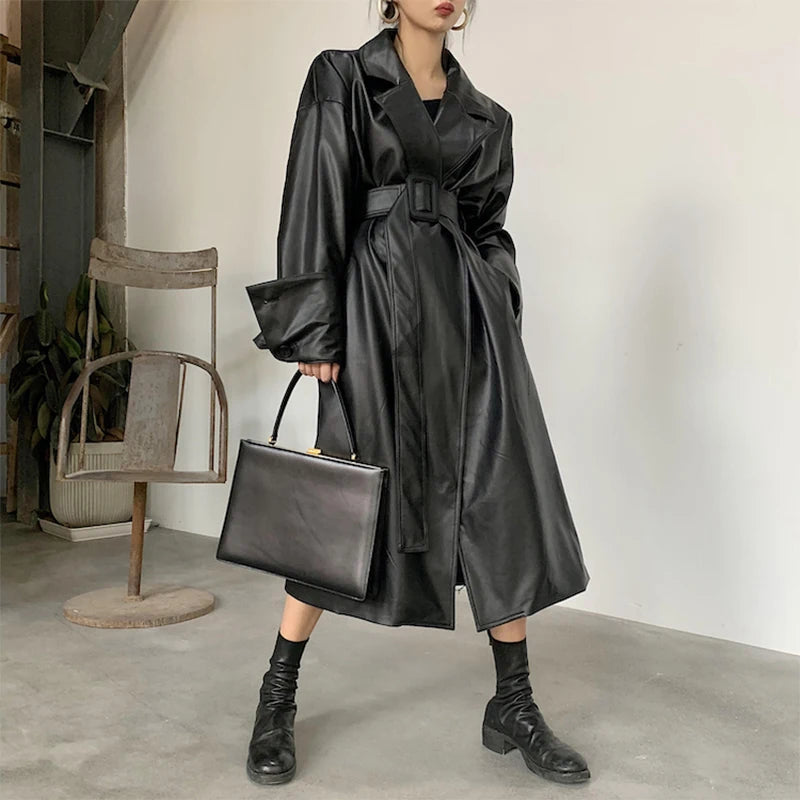Lautaro Long oversized pu leather trench coat for women long sleeve lapel loose fit Fall Stylish black women clothing streetwear