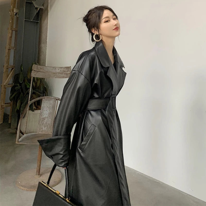 Lautaro Long oversized pu leather trench coat for women long sleeve lapel loose fit Fall Stylish black women clothing streetwear