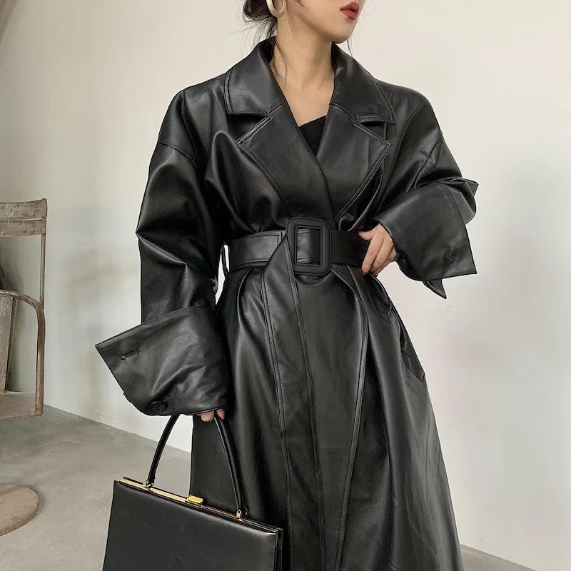 Lautaro Long oversized pu leather trench coat for women long sleeve lapel loose fit Fall Stylish black women clothing streetwear