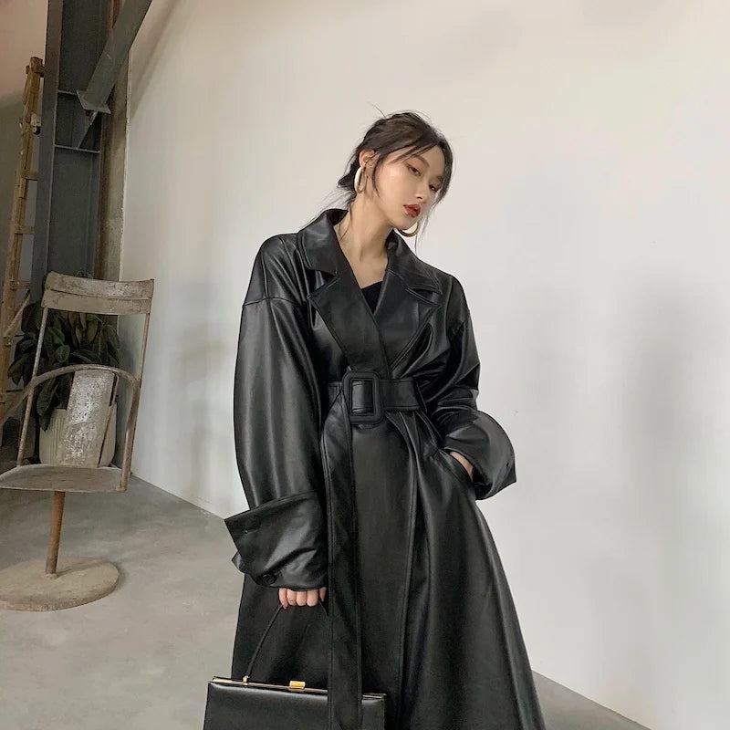 Lautaro Long oversized pu leather trench coat for women long sleeve lapel loose fit Fall Stylish black women clothing streetwear