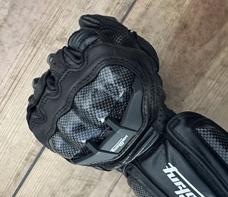 Men's Genuine Leather Motorcycle Gloves Carbon Fiber Safety Defense Motocross Gloves Touch-screen Outdoor Driving Guantes Moto