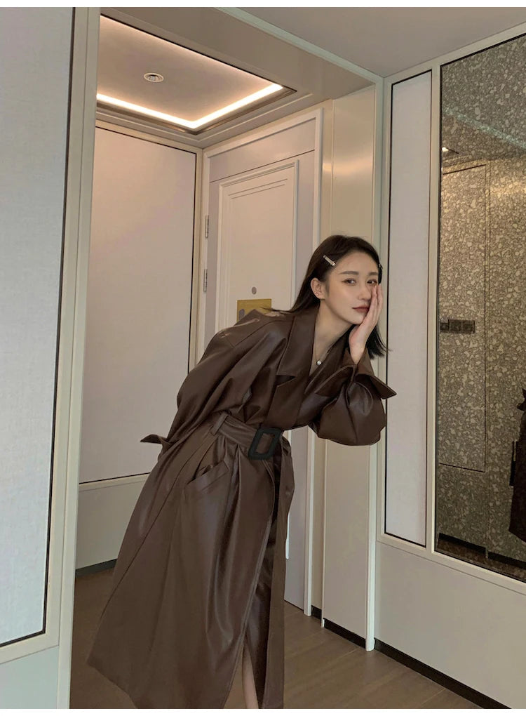 Lautaro Long oversized pu leather trench coat for women long sleeve lapel loose fit Fall Stylish black women clothing streetwear
