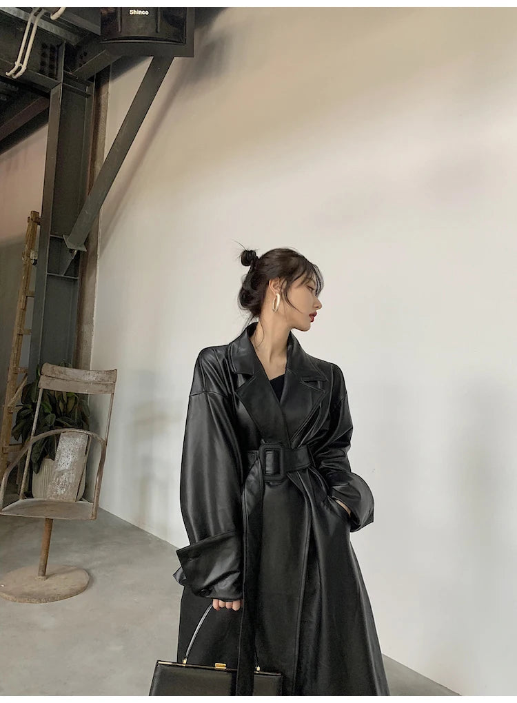 Lautaro Long oversized pu leather trench coat for women long sleeve lapel loose fit Fall Stylish black women clothing streetwear