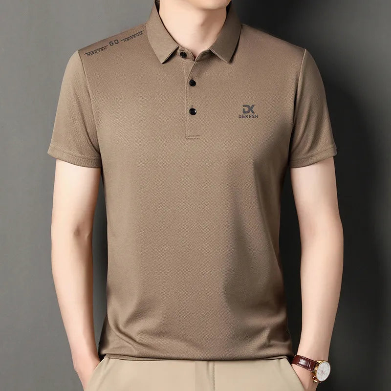 New Men's Business Casual Short Sleeved Shirt with Badge Solid Color Polo Shirt Fashionable Breathable Comfortable Versatile Top
