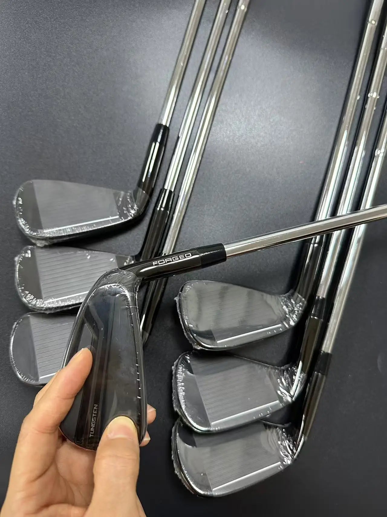 New Brand Golf Irons Set P 790 456789p with Shaft and Grip P790 Golf Club Iron set 7pcs Head Cover Free Shipping
