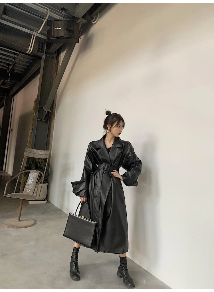 Lautaro Long oversized pu leather trench coat for women long sleeve lapel loose fit Fall Stylish black women clothing streetwear