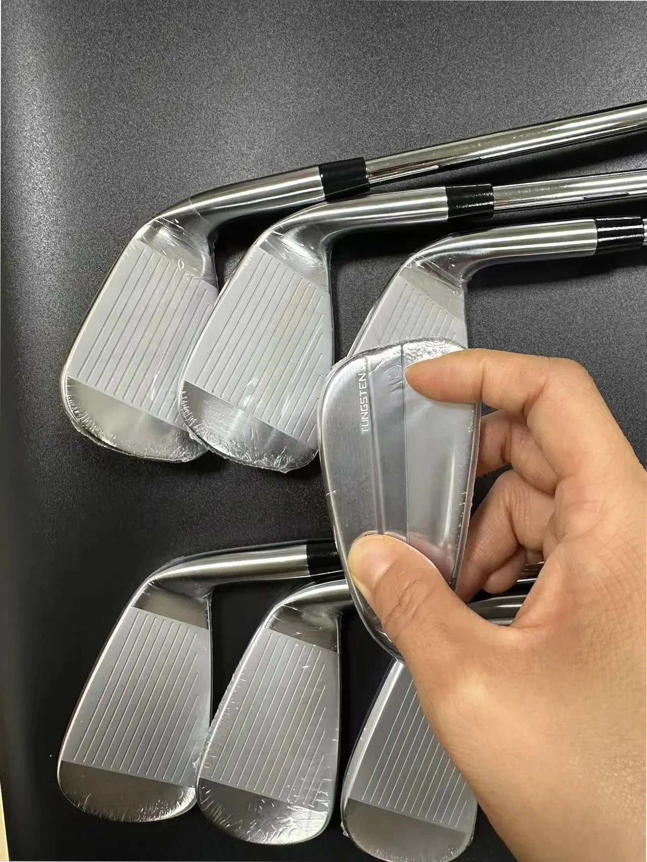 2024 New Brand Silver Left Golf Irons Set P 790 456789p with Shaft and Grip P790 Golf Club Iron set Head Cover Free Shipping