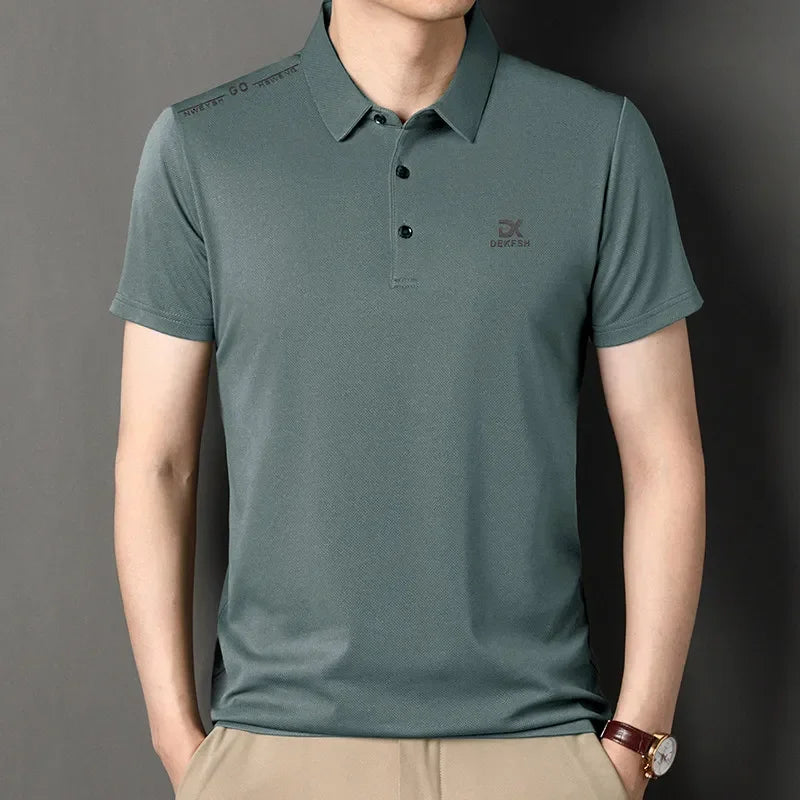 New Men's Business Casual Short Sleeved Shirt with Badge Solid Color Polo Shirt Fashionable Breathable Comfortable Versatile Top