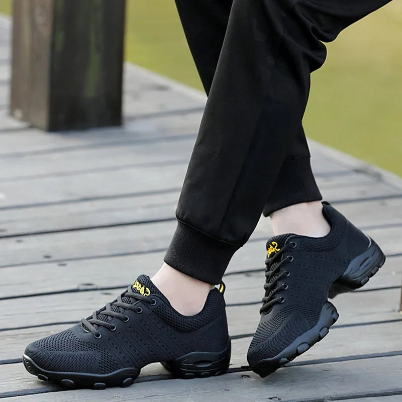 New Soft Sole Men Sports Shoes Anti-skid Square Dance Shoes Sneakers Net Jazz Shoes Fitness Team Performance Shoes