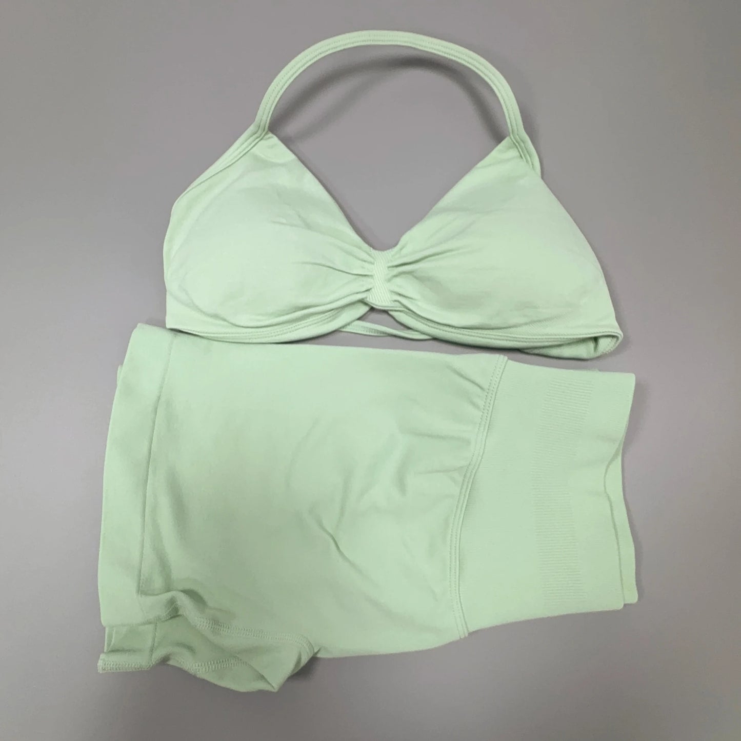 Seamless 2 Pieces Strappy Yoga Halter Bras Sets Scrunch Butt Sports Shorts Quick Dry Backless Gym Crop Tops with Pad Push Up Set