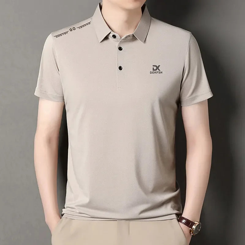 New Men's Business Casual Short Sleeved Shirt with Badge Solid Color Polo Shirt Fashionable Breathable Comfortable Versatile Top