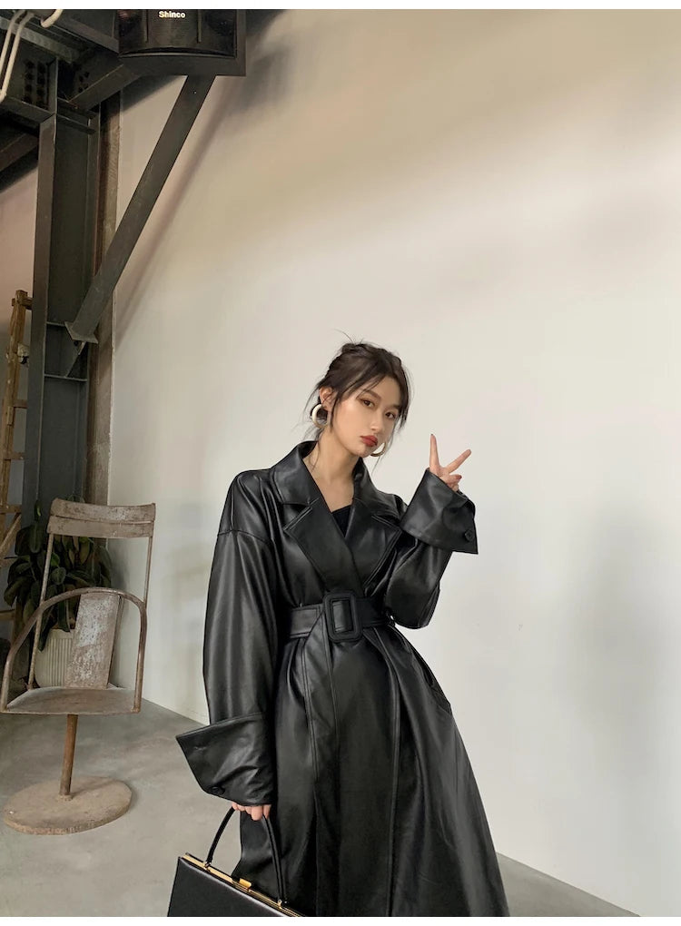 Lautaro Long oversized pu leather trench coat for women long sleeve lapel loose fit Fall Stylish black women clothing streetwear