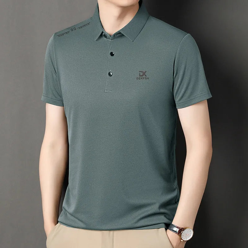 New Men's Business Casual Short Sleeved Shirt with Badge Solid Color Polo Shirt Fashionable Breathable Comfortable Versatile Top