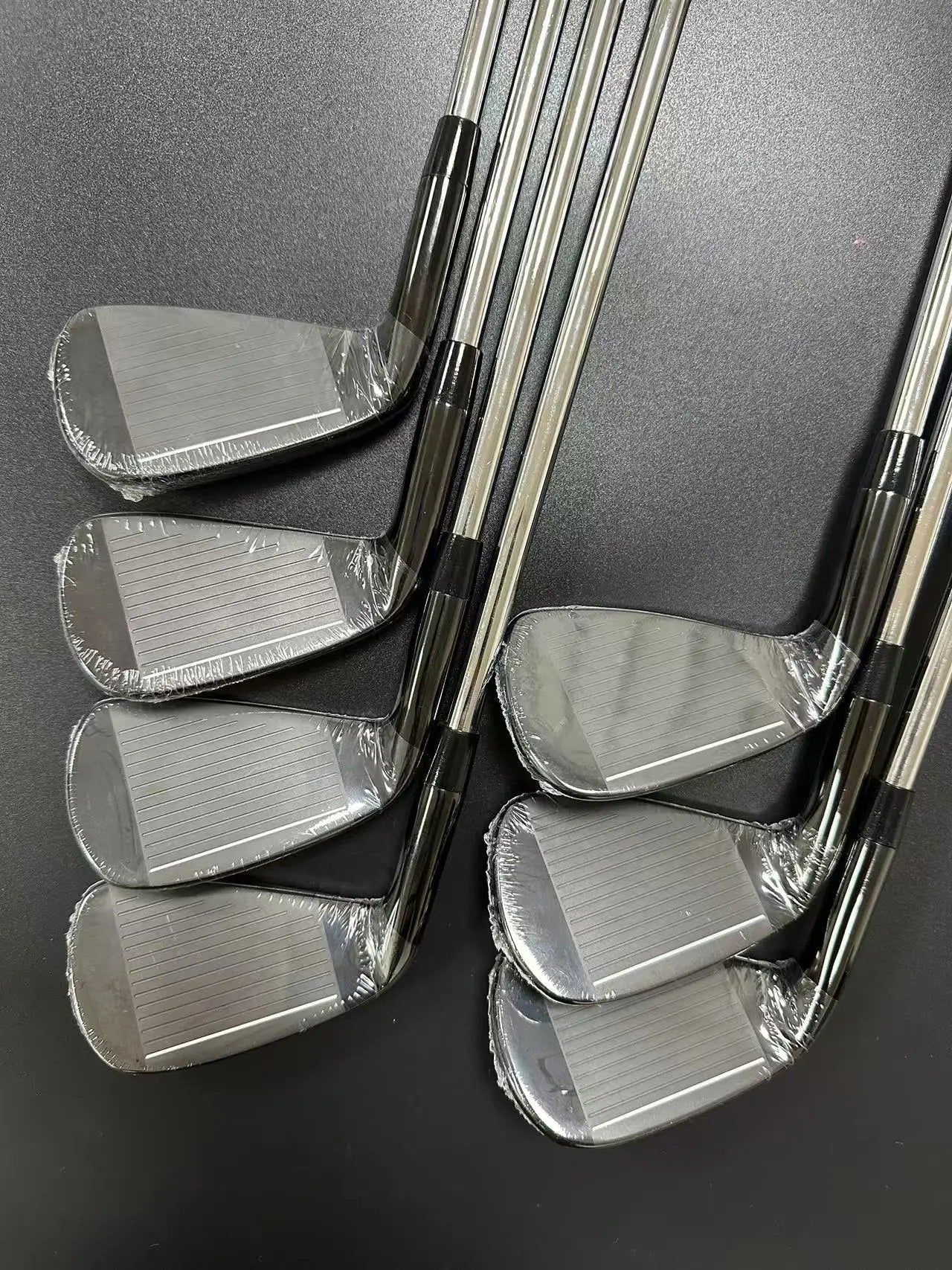New Brand Golf Irons Set P 790 456789p with Shaft and Grip P790 Golf Club Iron set 7pcs Head Cover Free Shipping