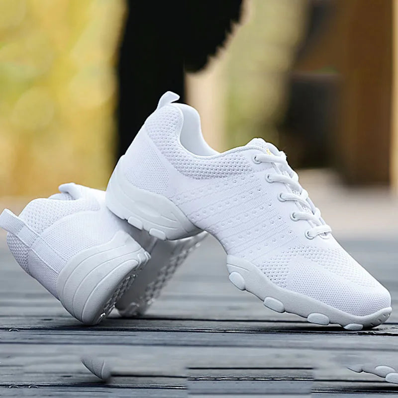 New Soft Sole Men Sports Shoes Anti-skid Square Dance Shoes Sneakers Net Jazz Shoes Fitness Team Performance Shoes