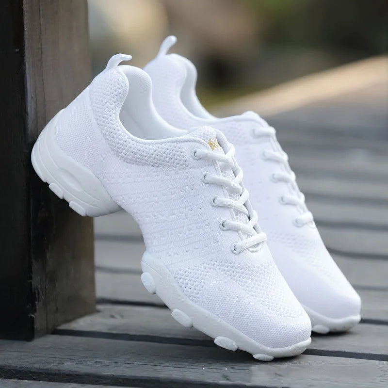 New Soft Sole Men Sports Shoes Anti-skid Square Dance Shoes Sneakers Net Jazz Shoes Fitness Team Performance Shoes