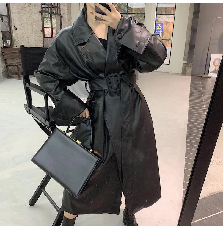 Lautaro Long oversized pu leather trench coat for women long sleeve lapel loose fit Fall Stylish black women clothing streetwear