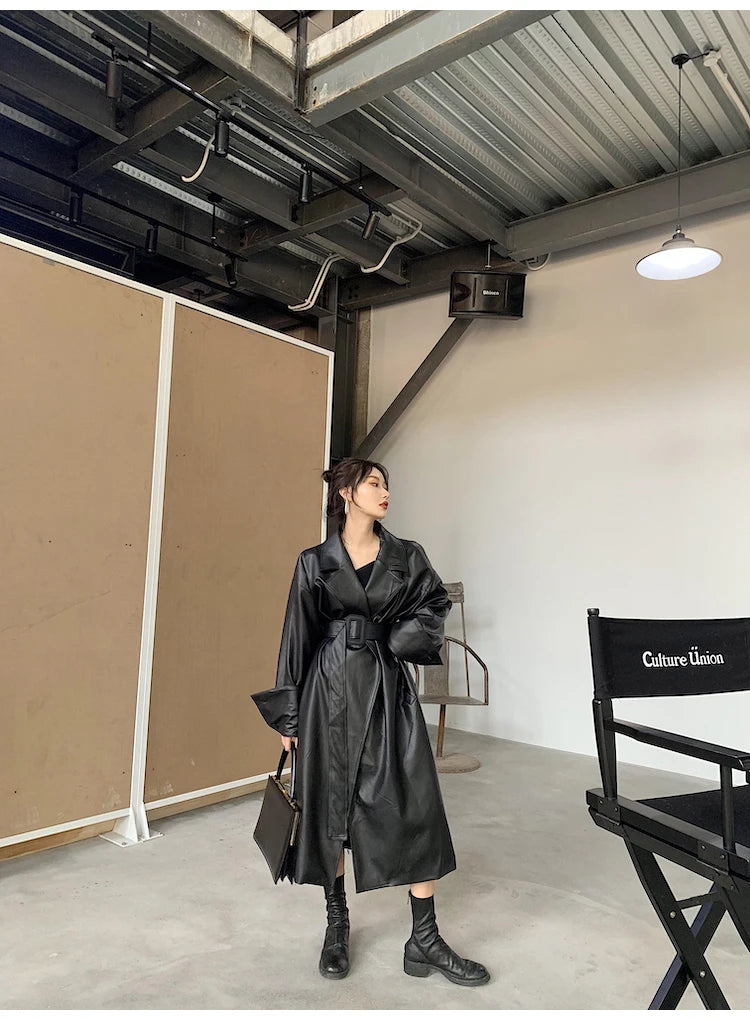 Lautaro Long oversized pu leather trench coat for women long sleeve lapel loose fit Fall Stylish black women clothing streetwear