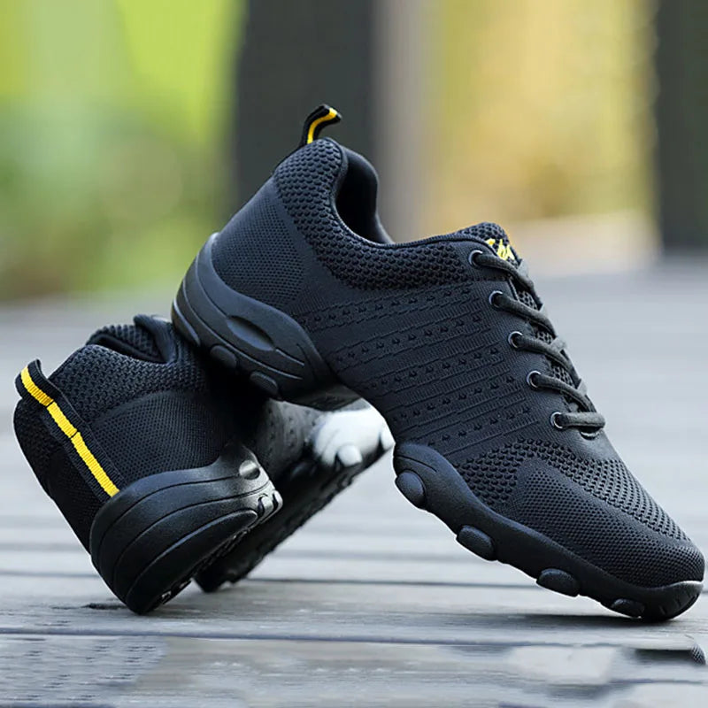 New Soft Sole Men Sports Shoes Anti-skid Square Dance Shoes Sneakers Net Jazz Shoes Fitness Team Performance Shoes
